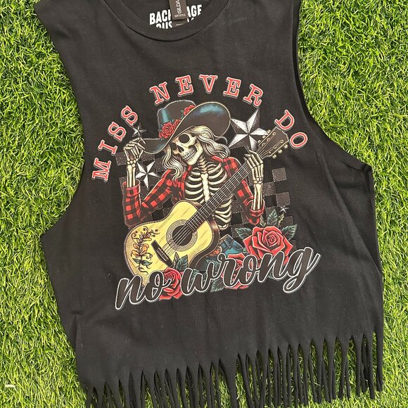 🔴CLOSE OUT | Wallen Miss Never Do No Wrong Fringe Muscle Tank - Picture 1 of 5